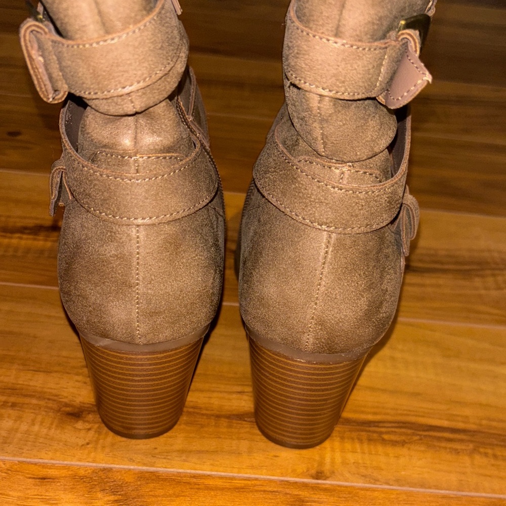 A2 By Aerosoles Brown Invitation Ankle Boots Sz Women's 9 - Picture 9 of 11